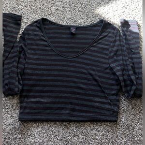 ROMWE Grunge Punk Striped Crop Tee in grey & black. size: xs